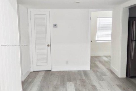 Immobilier commercial à vendre à Miami, Floride: 178.37 m2 № 1937914 - photo 6