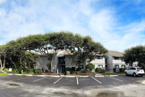 Touwnhouse à vendre à New Smyrna Beach, Floride: 2 chambres, 102.19 m2 № 1894201 - photo 1