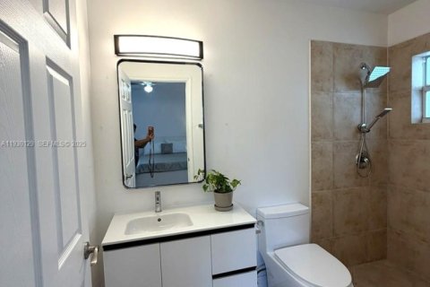 Снять в аренду таунхаус в Форт-Лодердейл, Флорида 2 спальни, 116.13м2, № 2034240 - фото 17