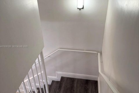 Снять в аренду таунхаус в Форт-Лодердейл, Флорида 2 спальни, 116.13м2, № 2034240 - фото 10