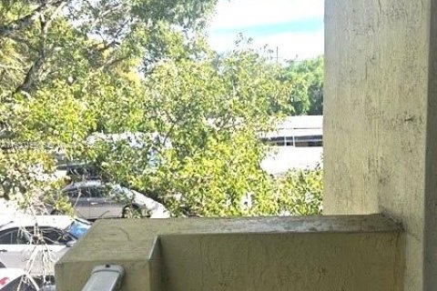 Снять в аренду таунхаус в Форт-Лодердейл, Флорида 2 спальни, 116.13м2, № 2034240 - фото 15