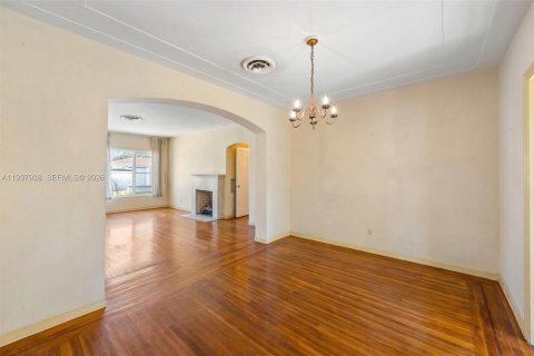 Купить виллу или дом в Серфсайд, Флорида 3 спальни, 115.01м2, № 1996660 - фото 17