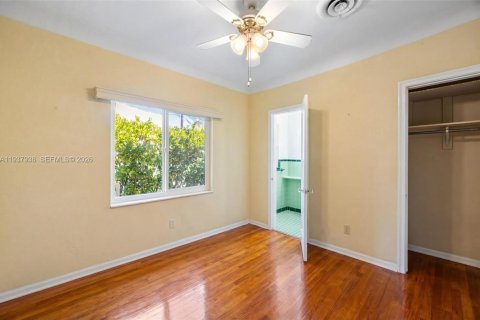 Купить виллу или дом в Серфсайд, Флорида 3 спальни, 115.01м2, № 1996660 - фото 24