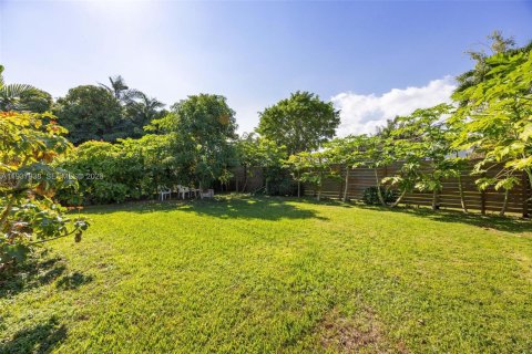 Купить виллу или дом в Серфсайд, Флорида 3 спальни, 115.01м2, № 1996660 - фото 11