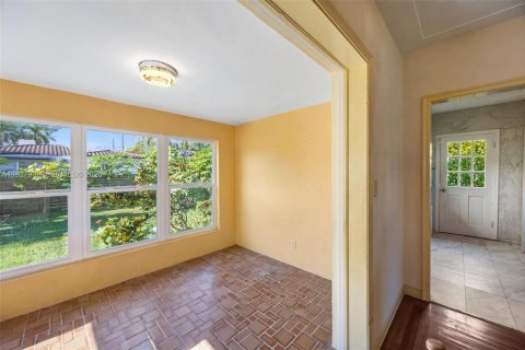 Купить виллу или дом в Серфсайд, Флорида 3 спальни, 115.01м2, № 1996660 - фото 20