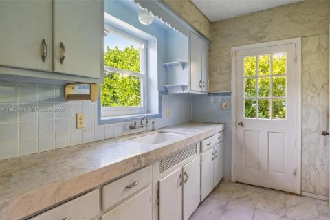 Купить виллу или дом в Серфсайд, Флорида 3 спальни, 115.01м2, № 1996660 - фото 23