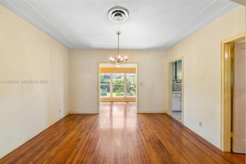 Купить виллу или дом в Серфсайд, Флорида 3 спальни, 115.01м2, № 1996660 - фото 14