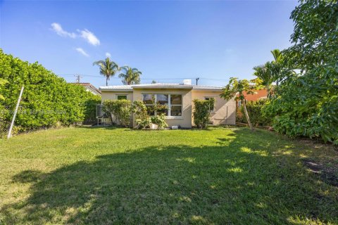 Купить виллу или дом в Серфсайд, Флорида 3 спальни, 115.01м2, № 1996660 - фото 9