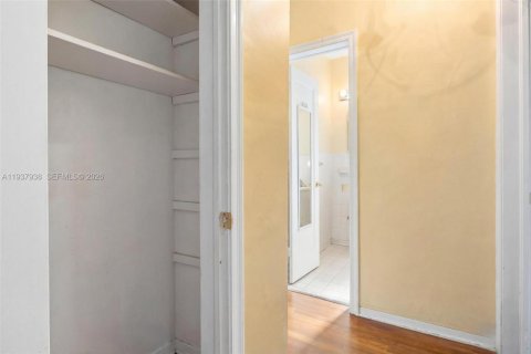 Купить виллу или дом в Серфсайд, Флорида 3 спальни, 115.01м2, № 1996660 - фото 28