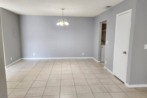 Adosado en alquiler en West Palm Beach, Florida, 3 dormitorios, 150.87 m2 № 2086228 - foto 8