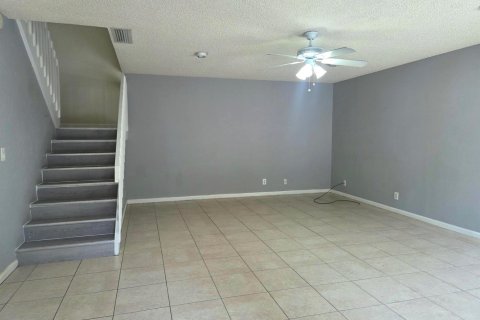 Adosado en alquiler en West Palm Beach, Florida, 3 dormitorios, 150.87 m2 № 2086228 - foto 10