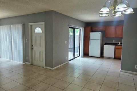 Adosado en alquiler en West Palm Beach, Florida, 3 dormitorios, 150.87 m2 № 2086228 - foto 9