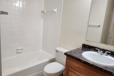 Adosado en alquiler en West Palm Beach, Florida, 3 dormitorios, 150.87 m2 № 2086228 - foto 21
