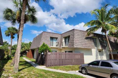 Adosado en West Palm Beach, Florida 3 dormitorios, 150.87 m2 № 2086228