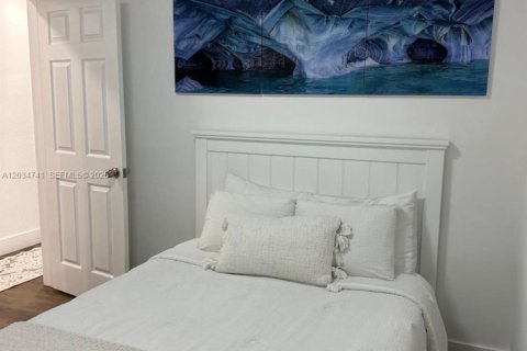 Villa ou maison à vendre à Miami, Floride: 7 chambres, 190.64 m2 № 2083608 - photo 25