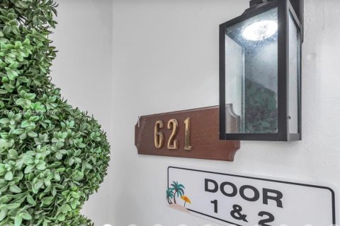 Villa ou maison à vendre à Miami, Floride: 7 chambres, 190.64 m2 № 2083608 - photo 7