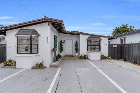 Villa ou maison à Miami, Floride 7 chambres, 190.64 m2 № 2083608