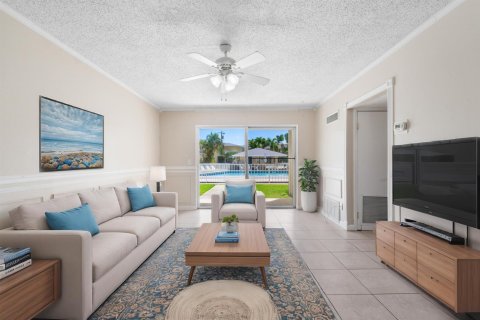 Condo in North Palm Beach, Florida, 3 bedrooms № 2260144 - photo 5