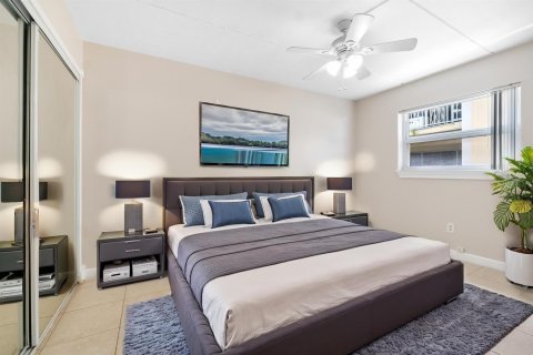 Condo in North Palm Beach, Florida, 3 bedrooms № 2260144 - photo 6