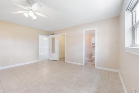 Condo in North Palm Beach, Florida, 3 bedrooms № 2260144 - photo 17