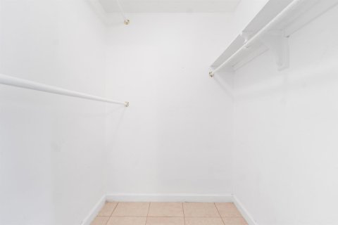 Condo in North Palm Beach, Florida, 3 bedrooms № 2260144 - photo 16