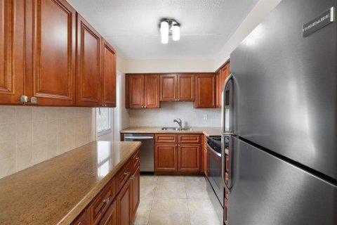 Condo in North Palm Beach, Florida, 3 bedrooms № 2260144 - photo 7