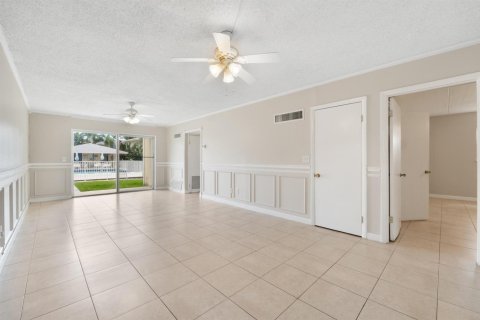Condo in North Palm Beach, Florida, 3 bedrooms № 2260144 - photo 4