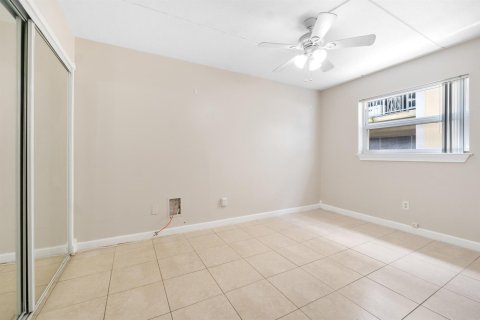 Condo in North Palm Beach, Florida, 3 bedrooms № 2260144 - photo 11