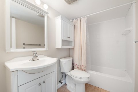 Condo in North Palm Beach, Florida, 3 bedrooms № 2260144 - photo 21