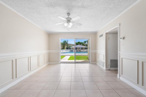 Condo in North Palm Beach, Florida, 3 bedrooms № 2260144 - photo 2
