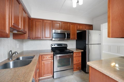 Condo in North Palm Beach, Florida, 3 bedrooms № 2260144 - photo 8