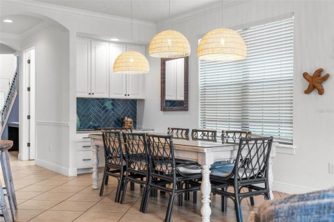 House in Four Corners, Florida 5 bedrooms, 297.75 sq.m. № 1780754 - photo 6