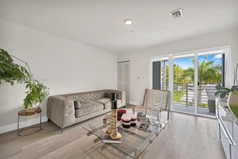 Touwnhouse à Miami, Floride 2 chambres, 129.32 m2 № 2043371