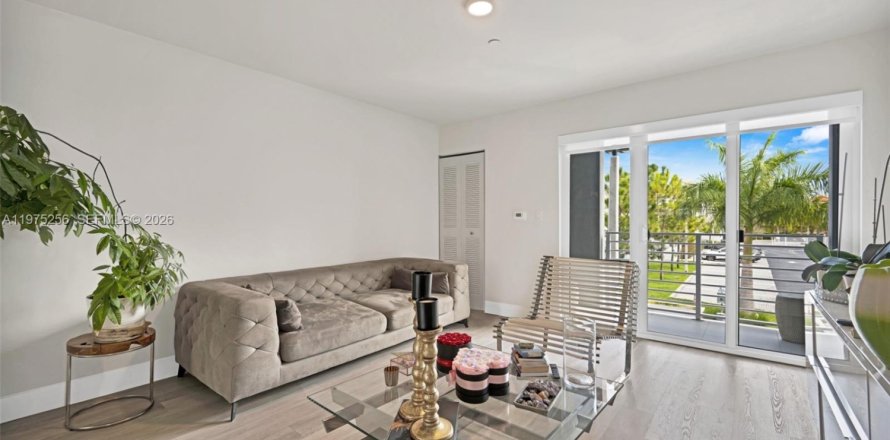 Touwnhouse à Miami, Floride 2 chambres, 129.32 m2 № 2043371