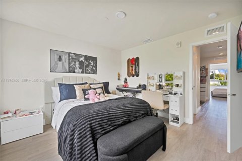 Touwnhouse à vendre à Miami, Floride: 2 chambres, 129.32 m2 № 2043371 - photo 16