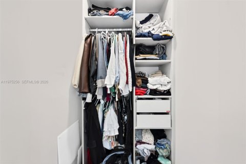 Touwnhouse à vendre à Miami, Floride: 2 chambres, 129.32 m2 № 2043371 - photo 17