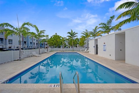 Touwnhouse à vendre à Miami, Floride: 2 chambres, 129.32 m2 № 2043371 - photo 22
