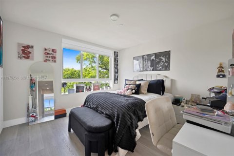 Touwnhouse à vendre à Miami, Floride: 2 chambres, 129.32 m2 № 2043371 - photo 15