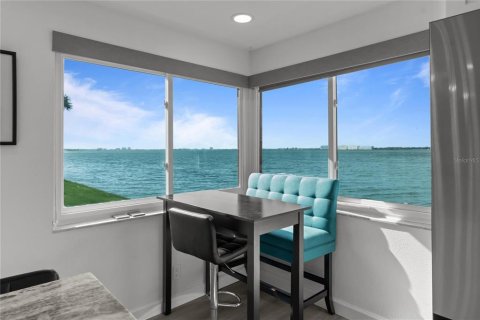 Copropriété à vendre à Saint Petersburg, Floride: 2 chambres, 122.17 m2 № 2308104 - photo 14