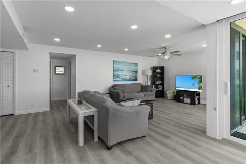 Copropriété à vendre à Saint Petersburg, Floride: 2 chambres, 122.17 m2 № 2308104 - photo 4