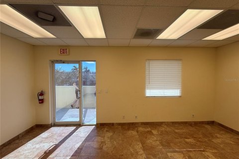 Propiedad comercial en West Palm Beach, Florida 121.33 m2 № 2200291