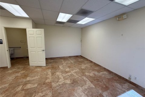 Immobilier commercial à vendre à West Palm Beach, Floride: 121.33 m2 № 2200291 - photo 12