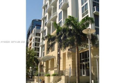 Condo in Miami, Florida, 1 bedroom  № 2002276 - photo 15