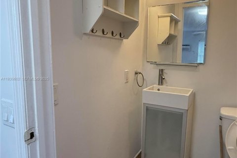 Снять в аренду коммерческую недвижимость в Майами-Бич, Флорида 27.87м2, № 1989302 - фото 8