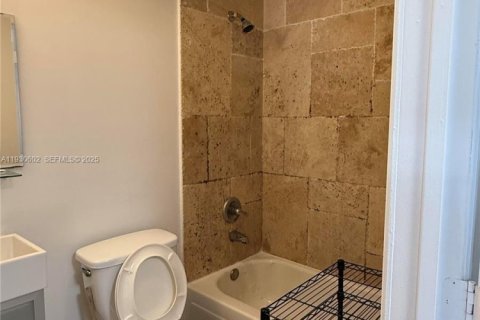 Снять в аренду коммерческую недвижимость в Майами-Бич, Флорида 27.87м2, № 1989302 - фото 7