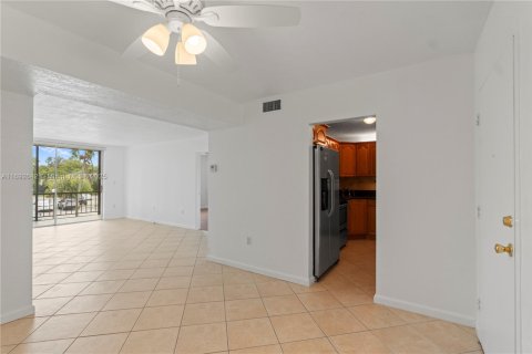 Condominio en venta en Plantation, Florida, 2 dormitorios, 100.33 m2 № 1943154 - foto 4