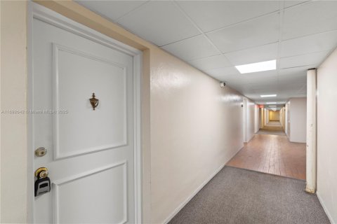 Condominio en venta en Plantation, Florida, 2 dormitorios, 100.33 m2 № 1943154 - foto 28