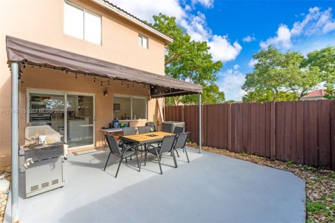 Touwnhouse à vendre à Miami, Floride: 3 chambres, 135.82 m2 № 2407829 - photo 21