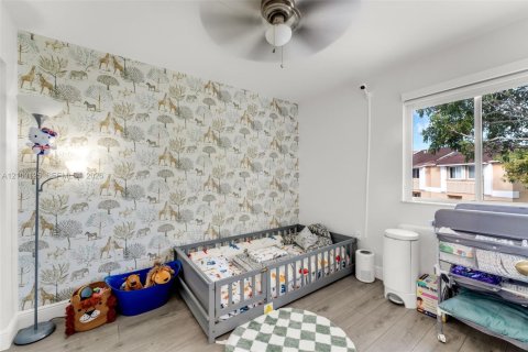 Touwnhouse à vendre à Miami, Floride: 3 chambres, 135.82 m2 № 2407829 - photo 18