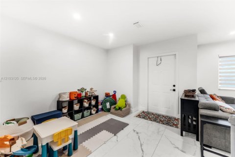 Touwnhouse à vendre à Miami, Floride: 3 chambres, 135.82 m2 № 2407829 - photo 4